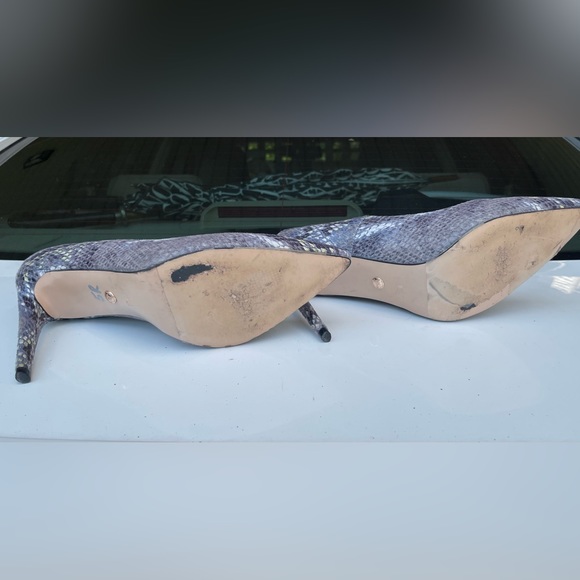 VIVI Gray Snakeskin Heels Size 9.5 - Picture 10 of 12